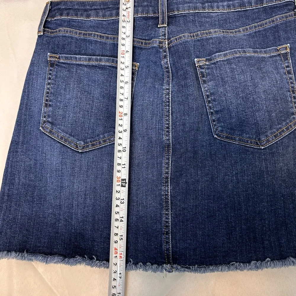 Just Black Classic Dark Blue Denim Frayed Hem A-Line Mini Skirt Women’s‎ Large